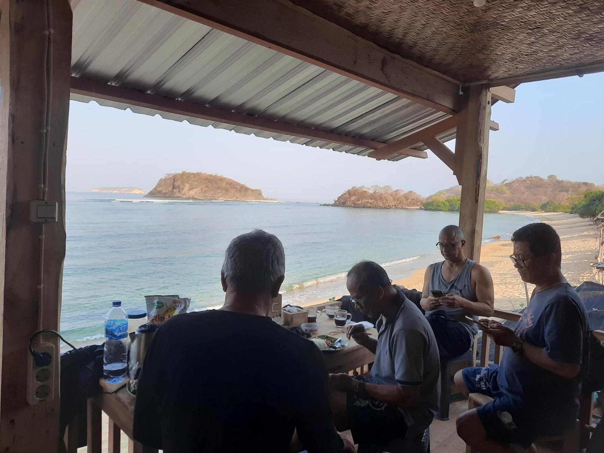 Taliwang Boneputeh Homestay מראה חיצוני תמונה