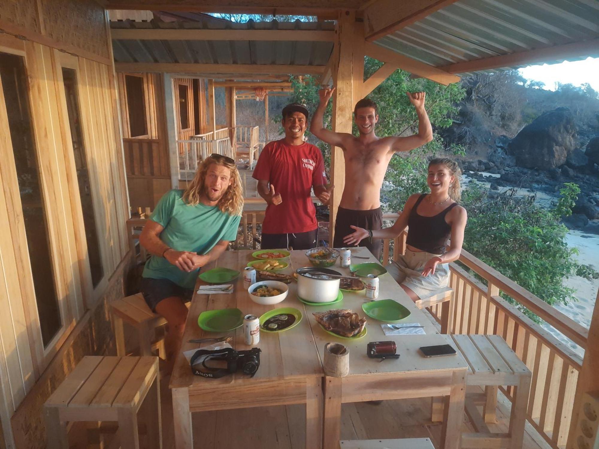 Taliwang Boneputeh Homestay מראה חיצוני תמונה